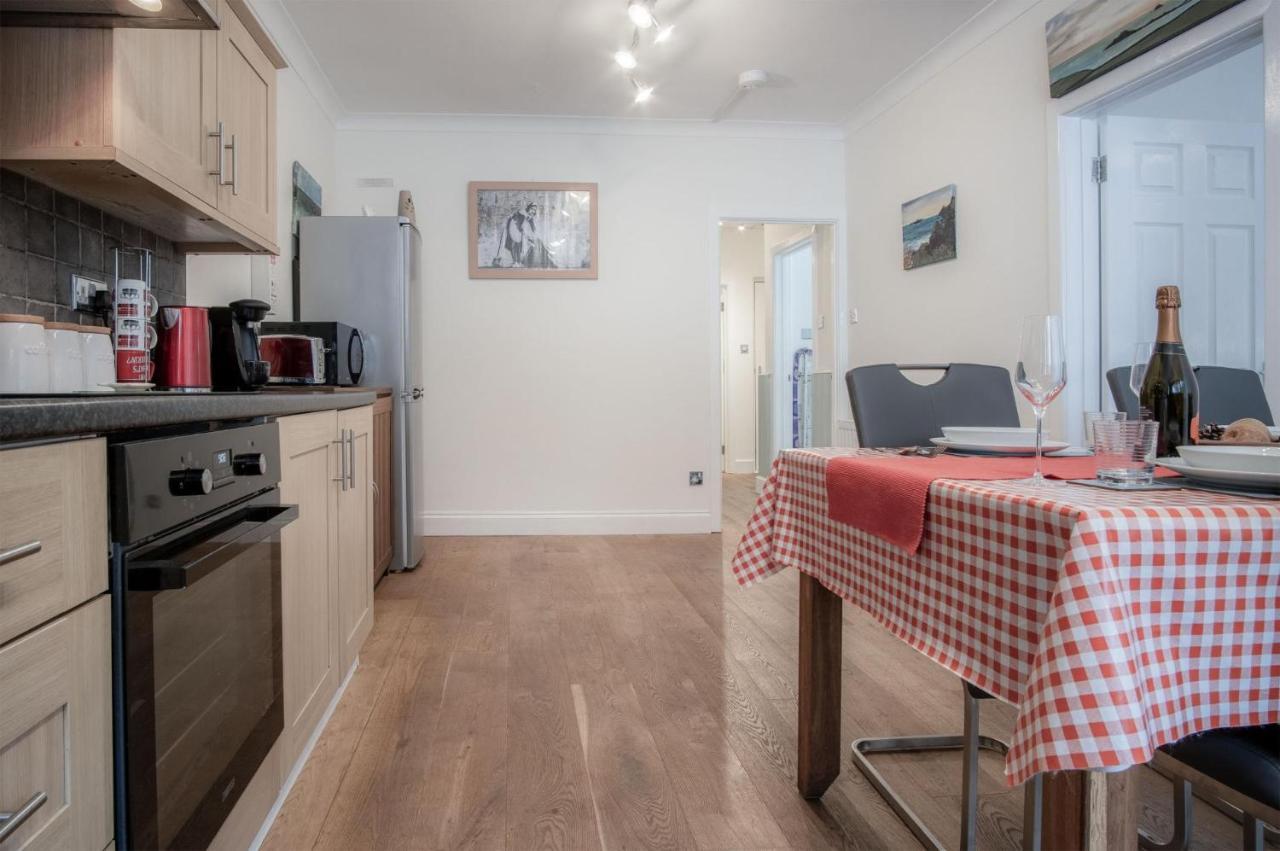 Glenvale - 2 Bedroom Apartment - Сондерсфут Экстерьер фото