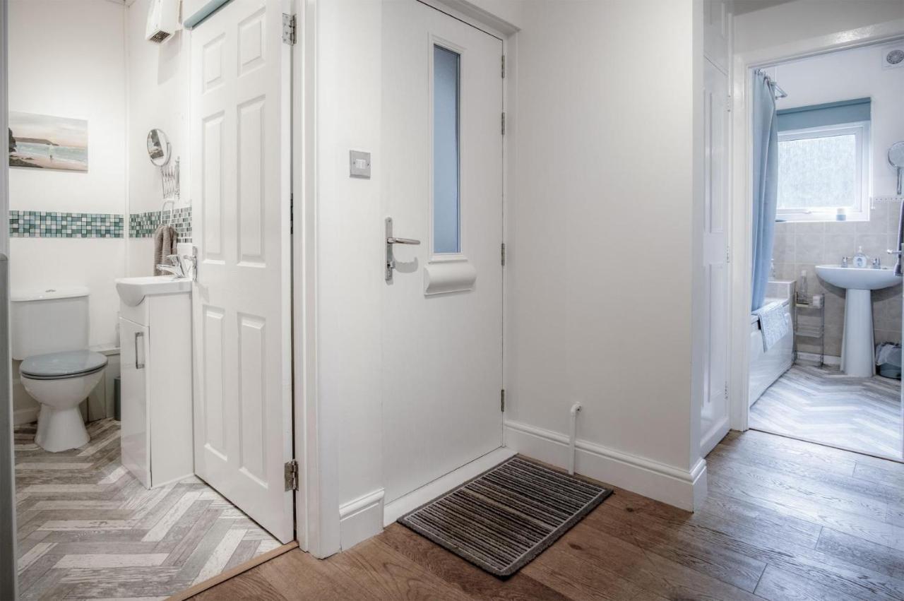Glenvale - 2 Bedroom Apartment - Сондерсфут Экстерьер фото